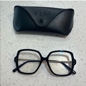 DIFF Claire non-prescription blue light blocking glasses blue blockers